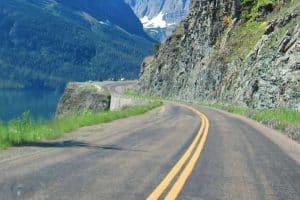 Read more about the article How to Safely Drive an RV on Mountain Roads