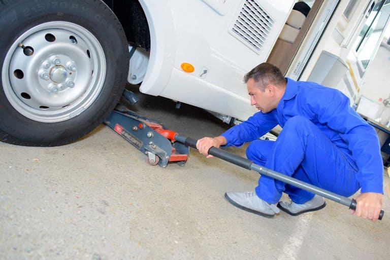 How To Level A Motorhome With Hydraulic Jacks