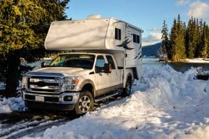 Read more about the article Truck Campers with Slideouts (With 7 Examples)