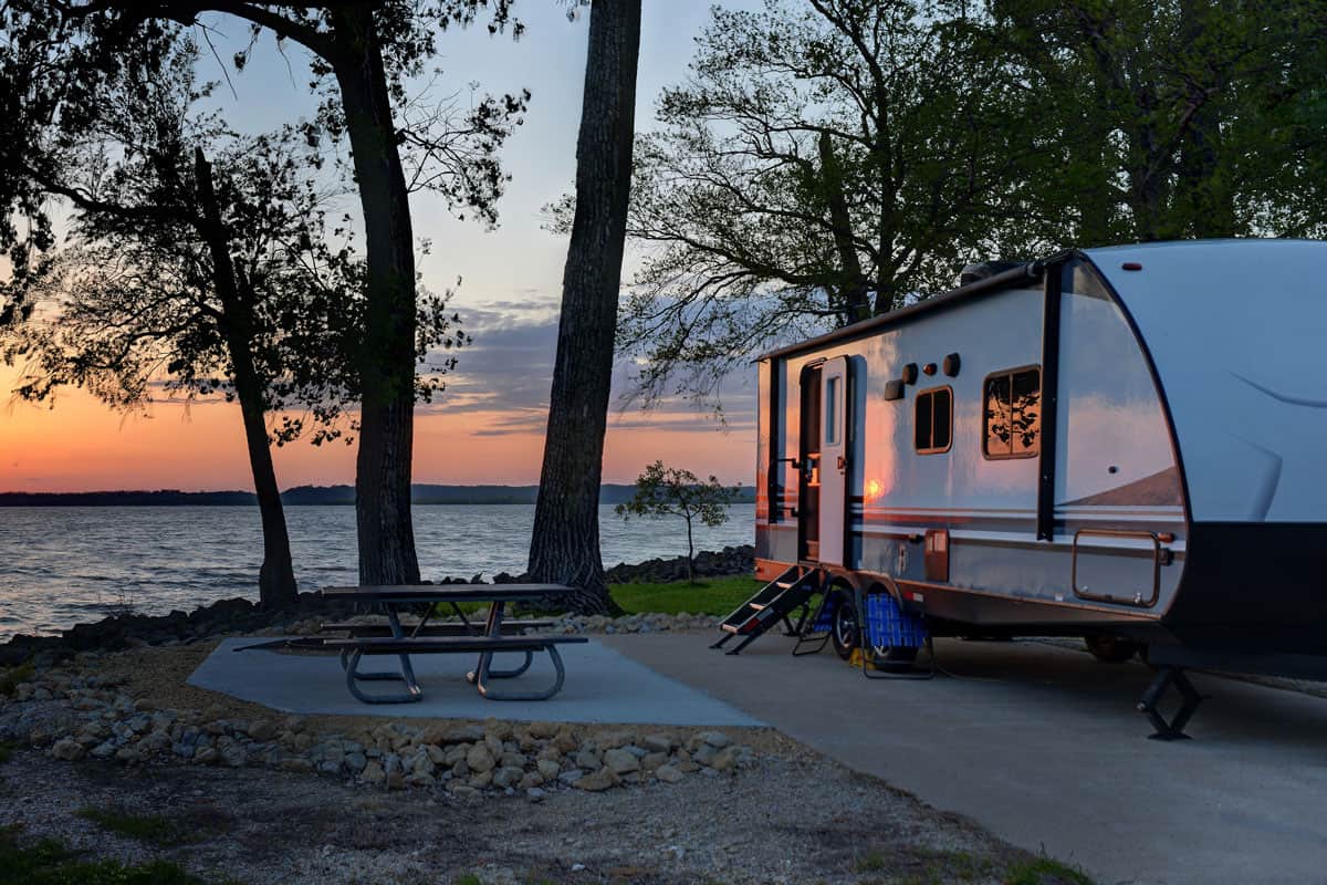 travel-trailer-camping-sunset-by-mississippi