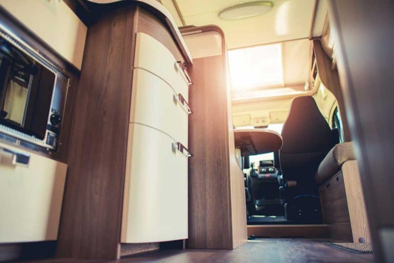 RVs with a Dishwasher [Pros, Cons and 7 Examples]
