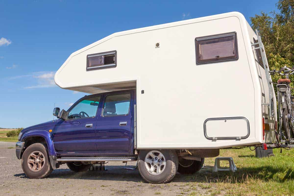 Truck Campers with Bathroom [Pros, Cons and 18 Examples]