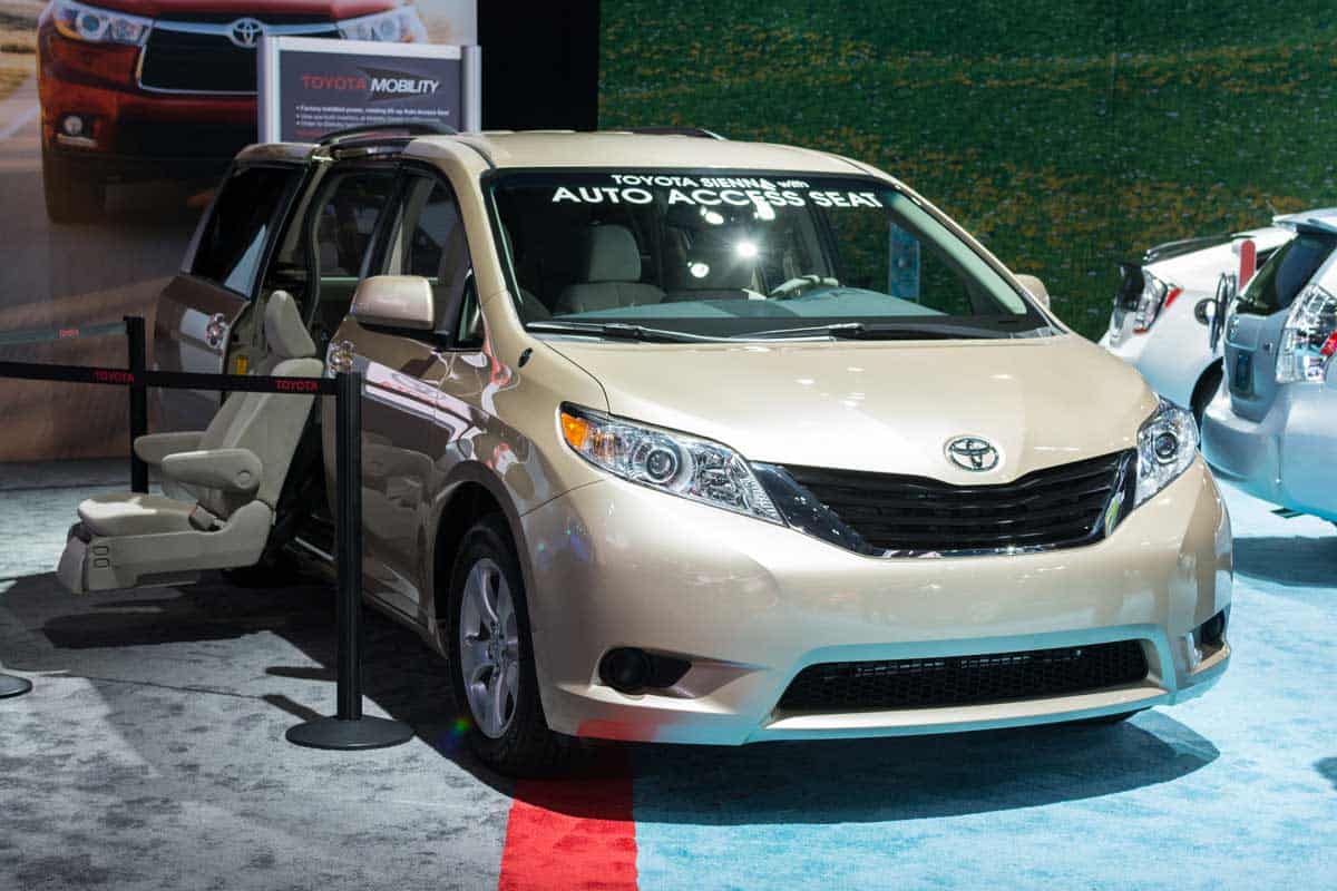 What Colors does the Toyota Sienna Come In?
