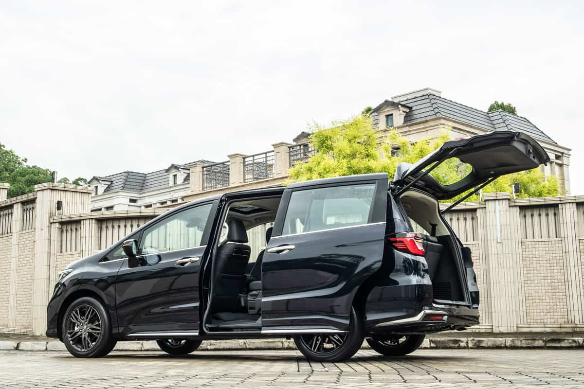 Honda Odyssey brand new black glossy paint open doors and trunk door