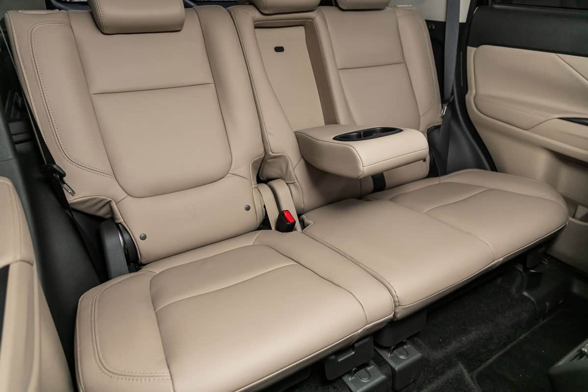 Does the Outlander PHEV Have 7 Seats?