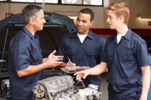 Read more about the article How Much Do Car Mechanics Make?