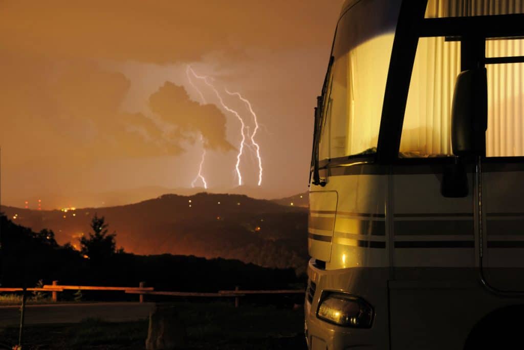 When to Pull Over Driving a Motorhome?