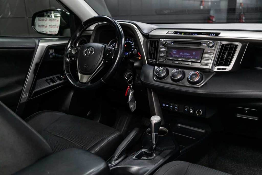 Toyota Rav 4 interior