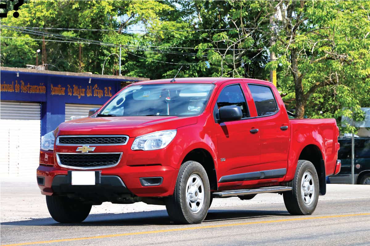 Pickup truck Chevrolet Colorado in the town street, Does The Chevy Colorado Come With A V8 Engine?