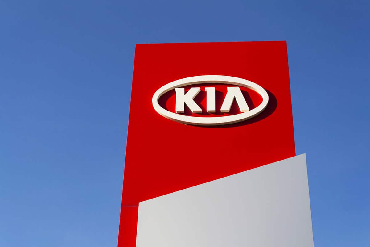 A huge Kia logo on a post outside a Kia dealership, Does The Kia Telluride Have Remote Start?