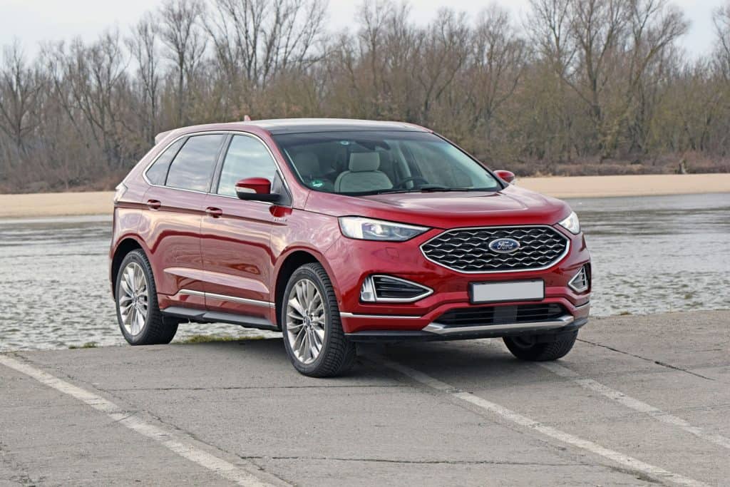 A Ford Edge photographed in a parking lot