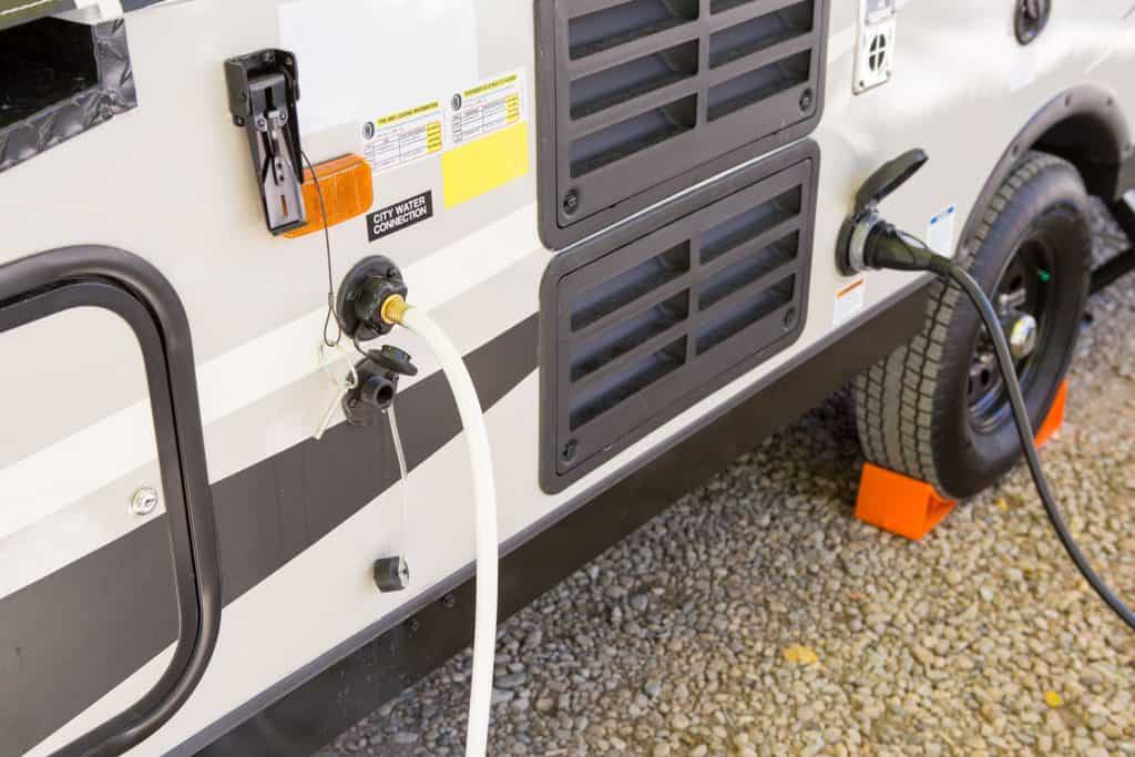 Charging the batteries of a camper van