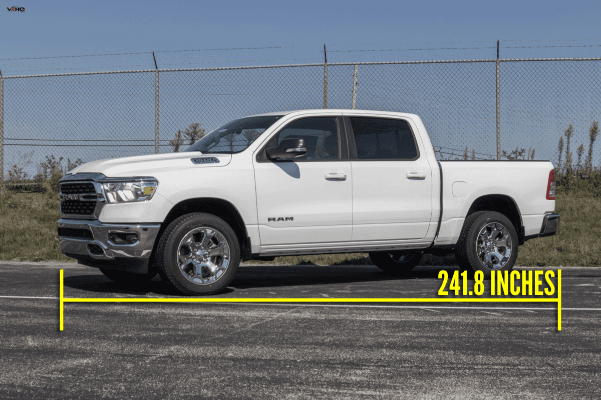 Dodge Ram 1500 white glossy paint running on the road, How-Long-Is-A-Dodge-Ram-1500-[Cabs-And-Beds-Combos]