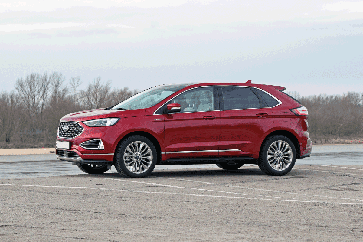 Ford-Edge-stopped-on-the-road-next-to-the-river.-Can-You-Flat-Tow-A-Ford-Edge