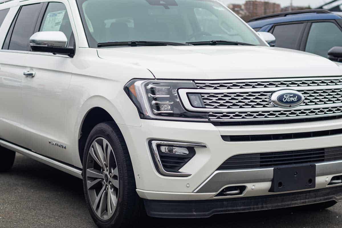New model Ford Expedition SUV at a dealership, Can You Flat Tow A Ford Expedition?