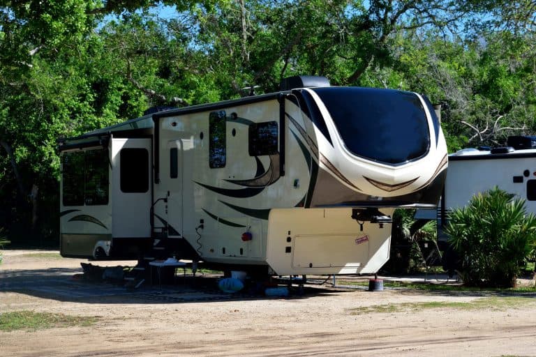 A fifth wheel motorhome parked in the camping grounds, Do Jayco Trailers Have Aluminum Frames