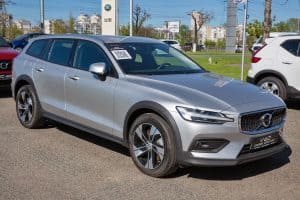 Read more about the article Volvo V60 Premier Vs Platinum: What’s The Difference?