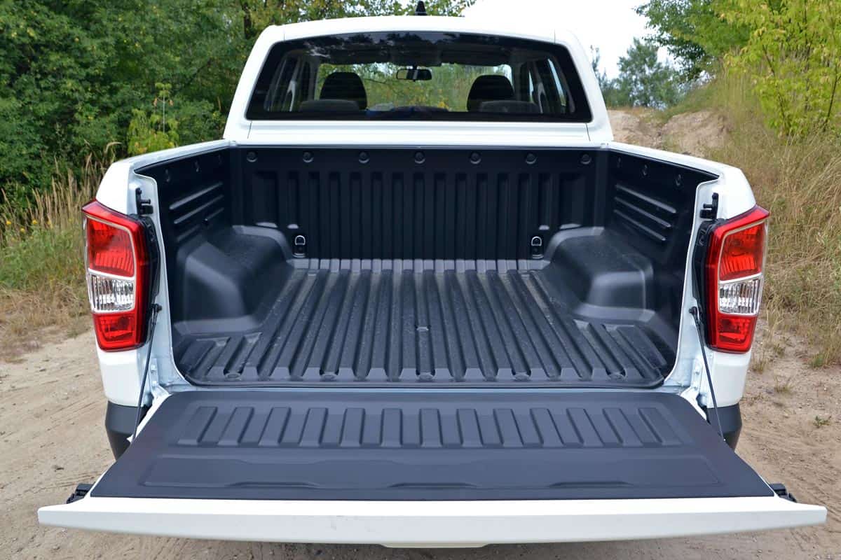 Cargo bed in pick-up truck