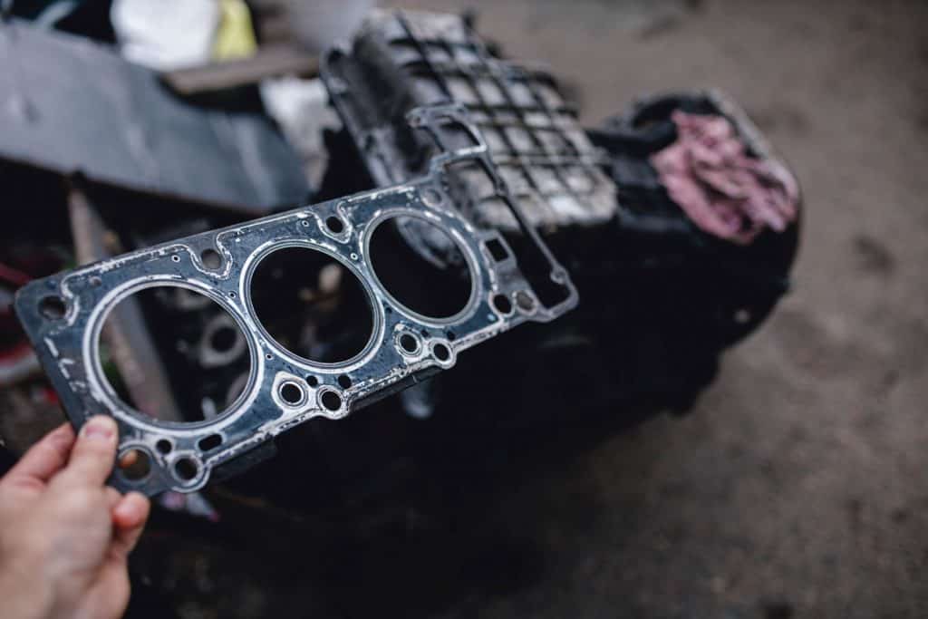 Removing an old and used up head gasket