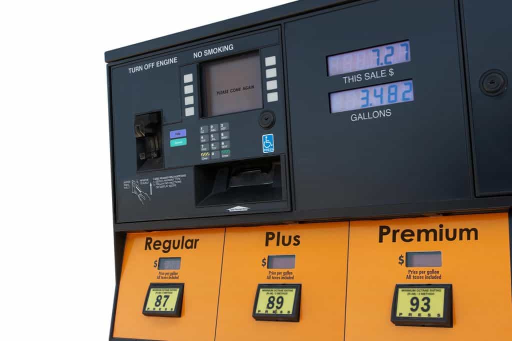 Gas pump with color scheme altered to protect vendor's trademark