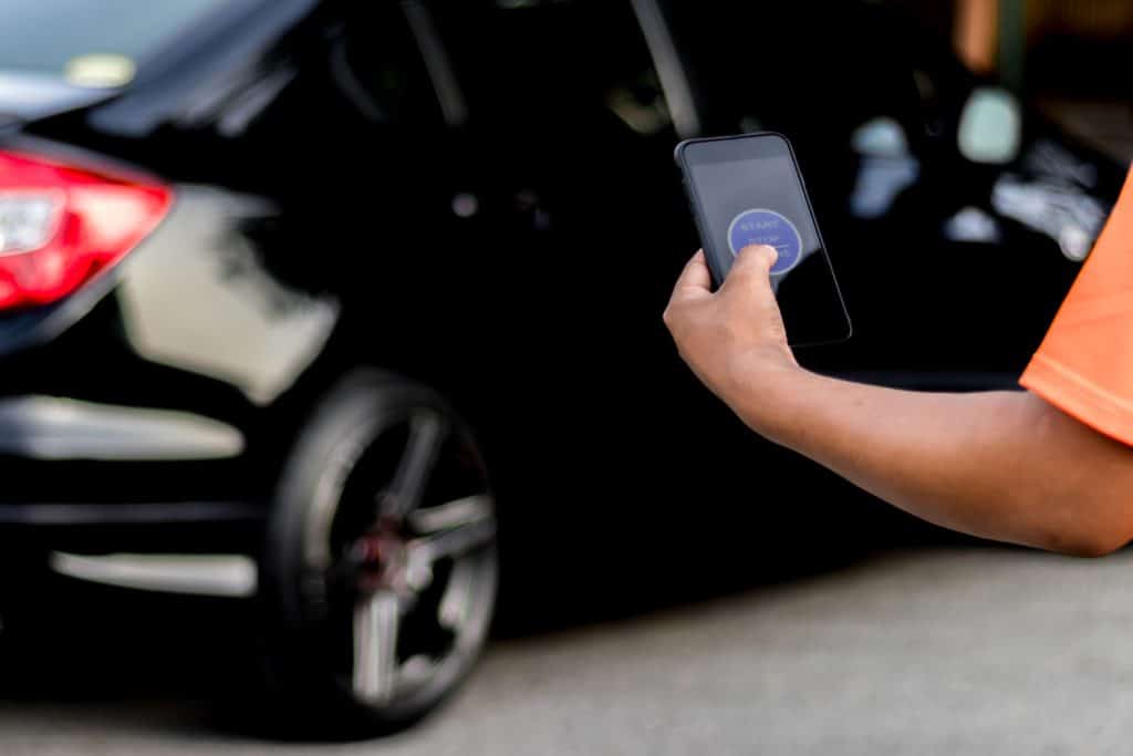 Start the car with your Smartphone instead of key is also not prevalent and is especially interesting.