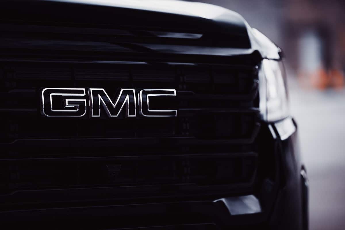 The new luxury 2021 GMC Acadia Denali with all black details