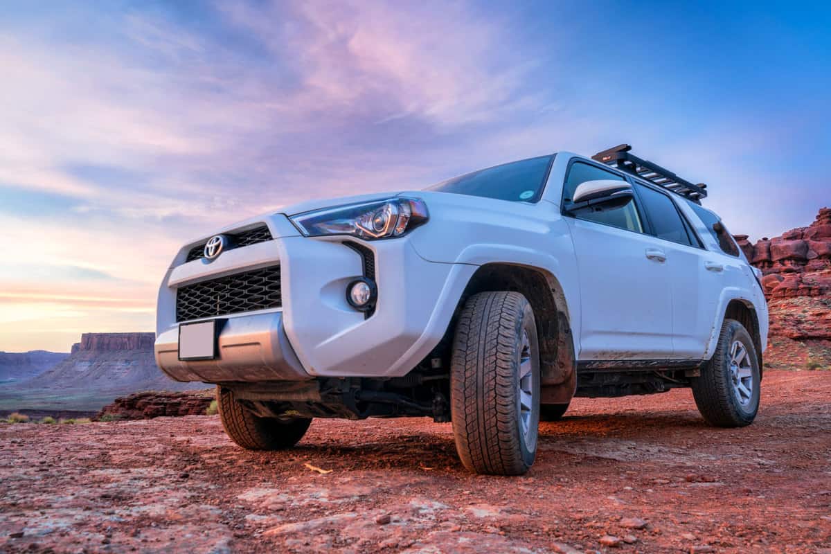 Toyota 4runner SUV (2016 trail edition, stock vehicle without any off road modifications)) 
