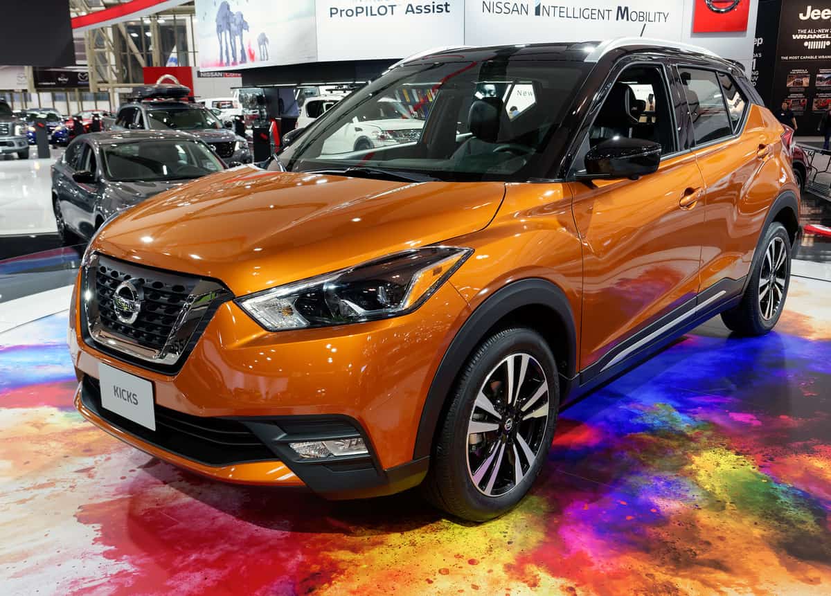 new Nissan Kicks crossover with 1.6-litre, 4-cyl engine and 125hp and Continuous Variable Valve Timing Control System (CVTCS)