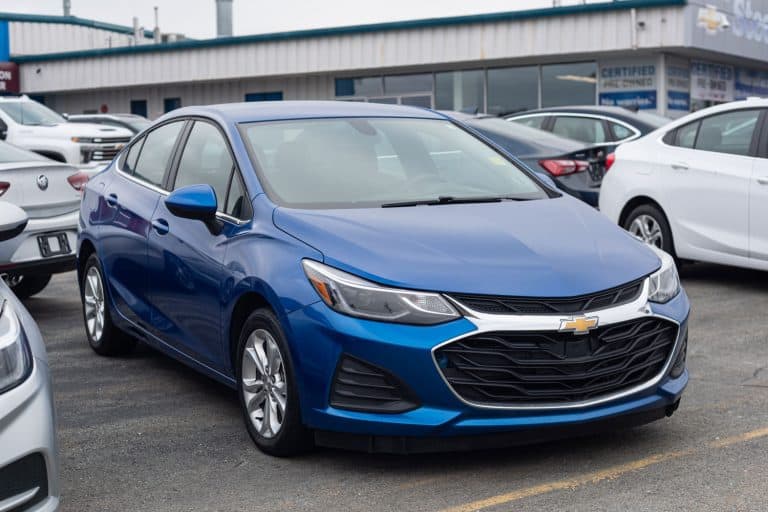 A blue Chevrolet Cruze at a dealership, What's the Best Engine Oil For a Chevrolet Cruze?