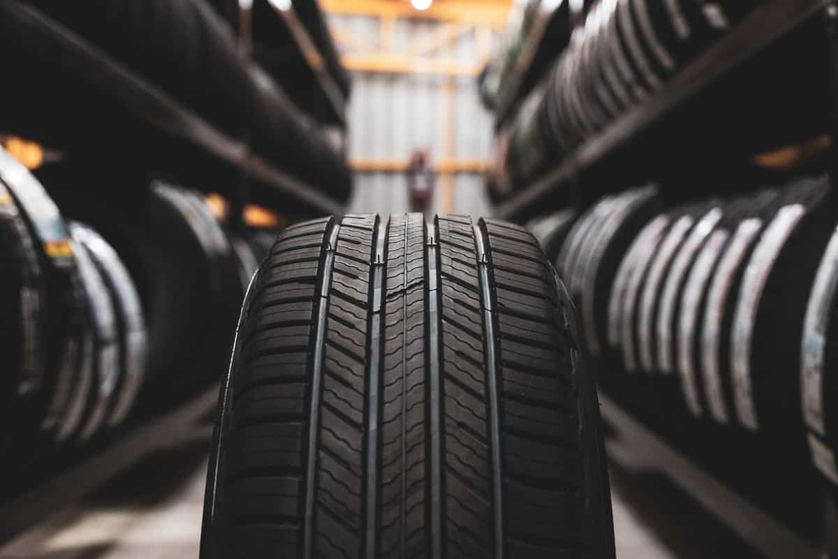 Checking tire condition when purchasing a second hand vehicle