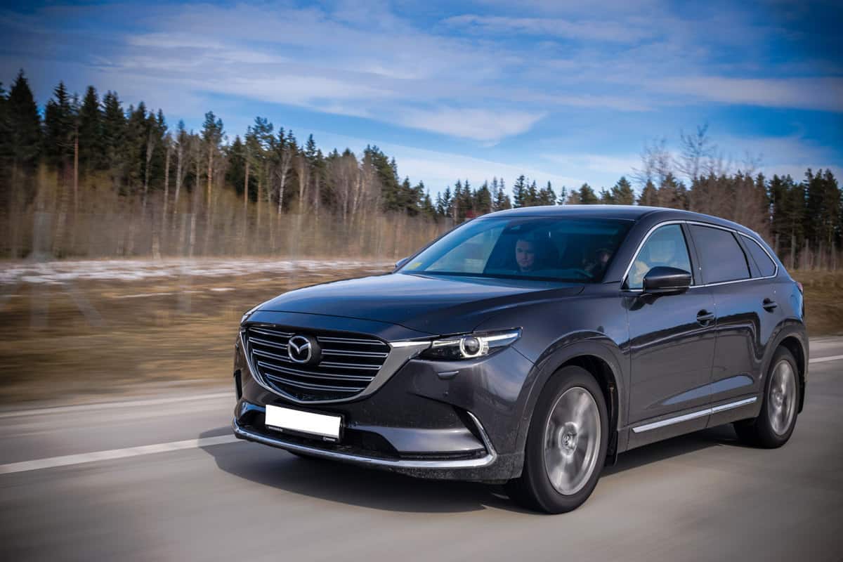 Mazda CX-9 luxurious and dynamic highlits of its exterior