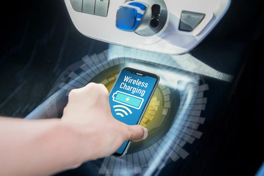 Wireless charging of smart phone in vehicle