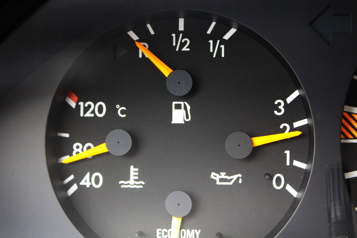 Engine temperature, oil pressure, economiser gauge