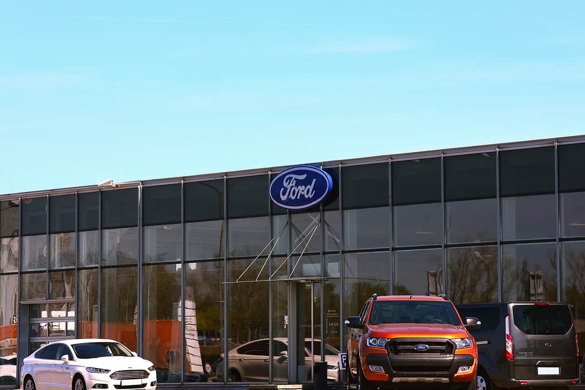  FORD cars showroom and logo 