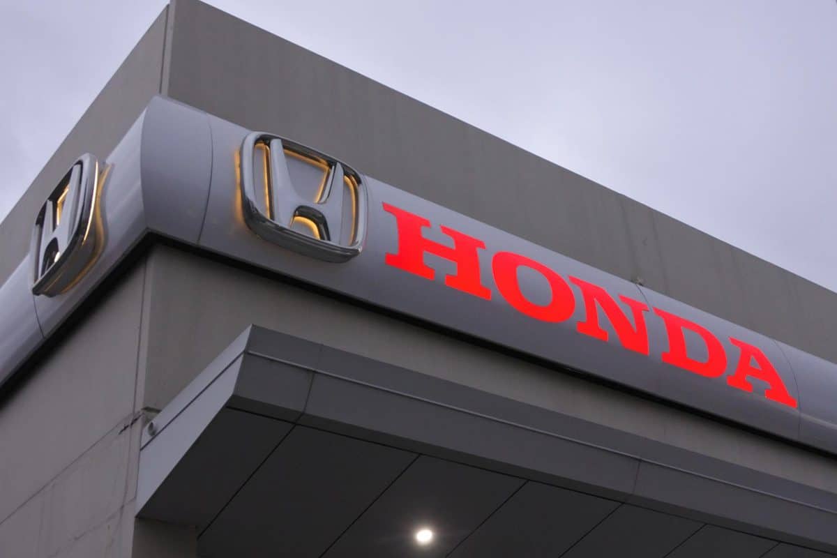 Honda dealership showroom