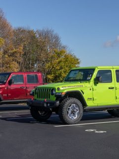 Jeep Gladiator display at a Jeep Ram dealer, How To Put A Jeep Gladiator In 4 Wheel Drive