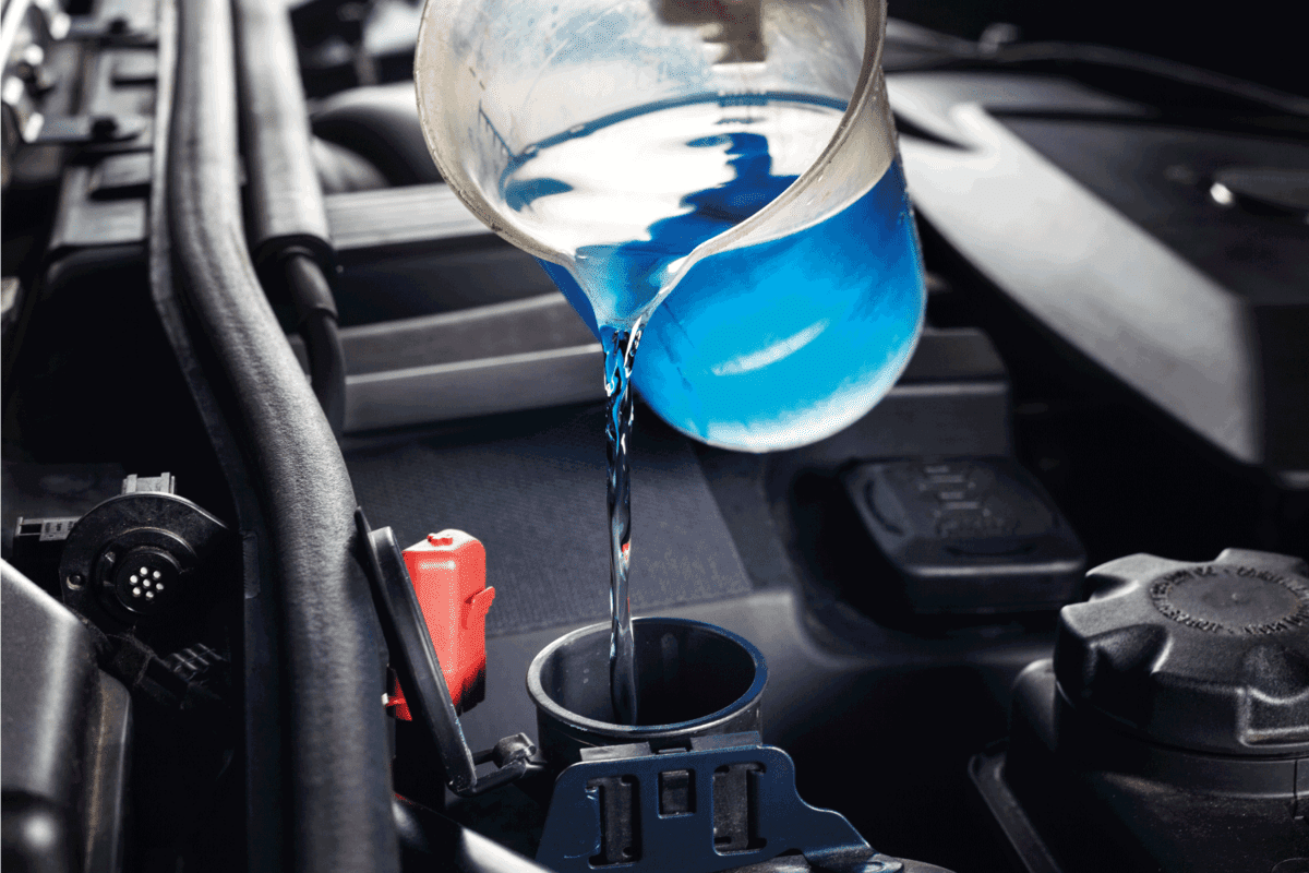 Refilling the windshield washer system antifreeze
