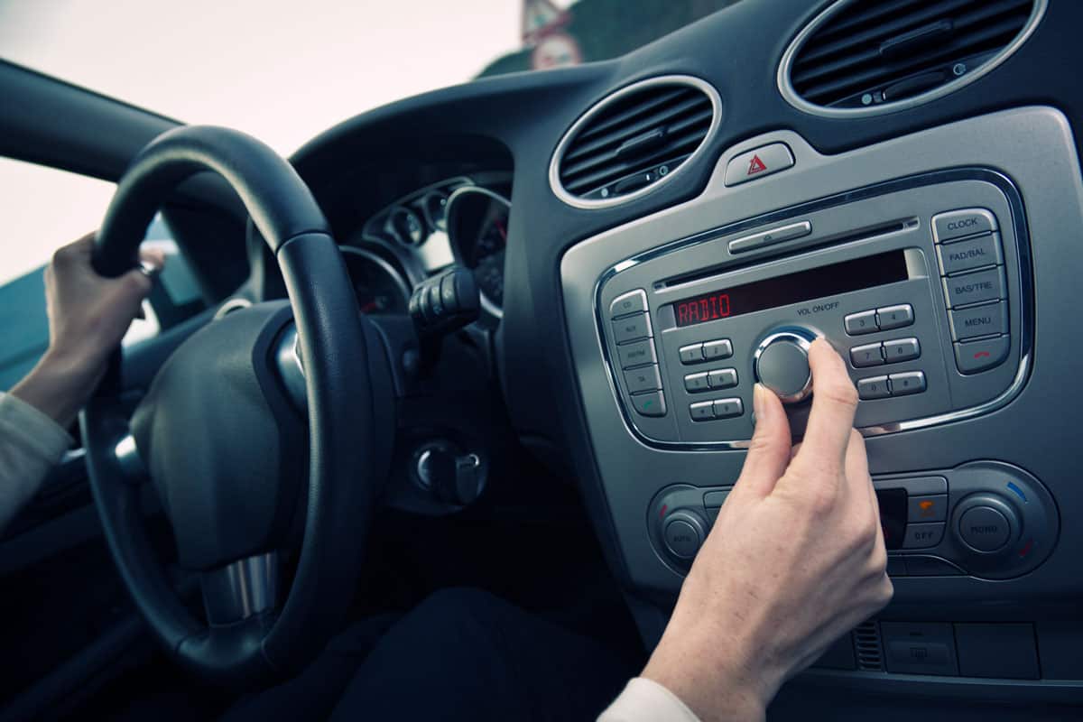 adjusting the volume of a modern car stereo
