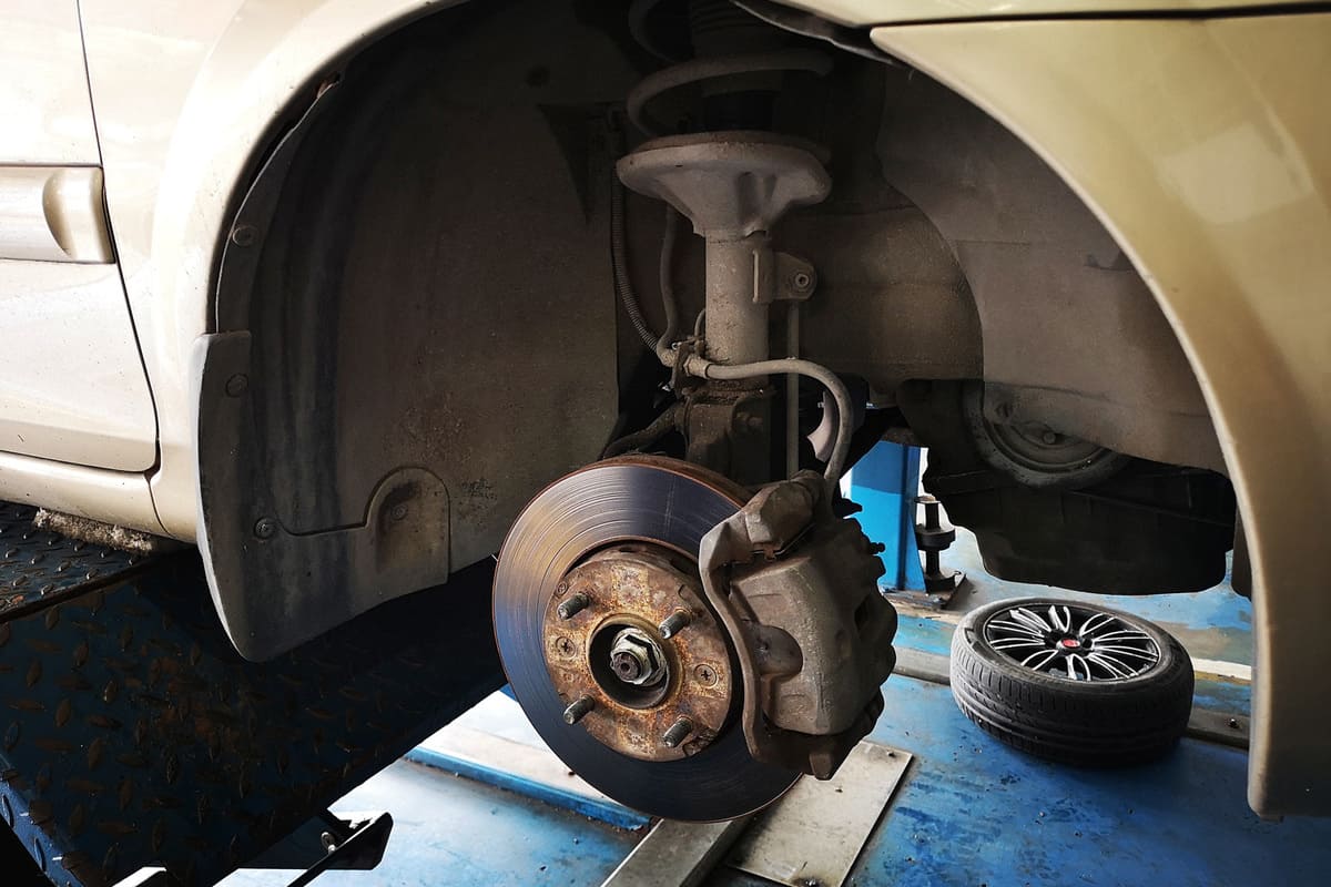 Change the brake pads of cars.