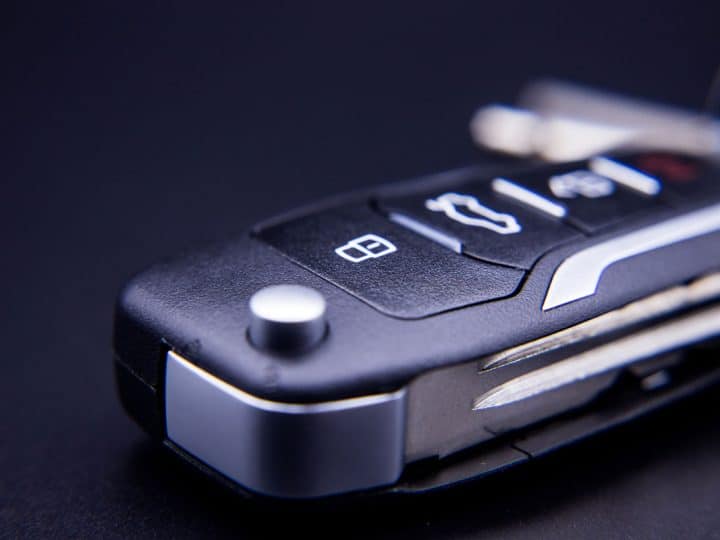 Key fob of a car flexing, How To Change Battery In Lincoln Key Fob