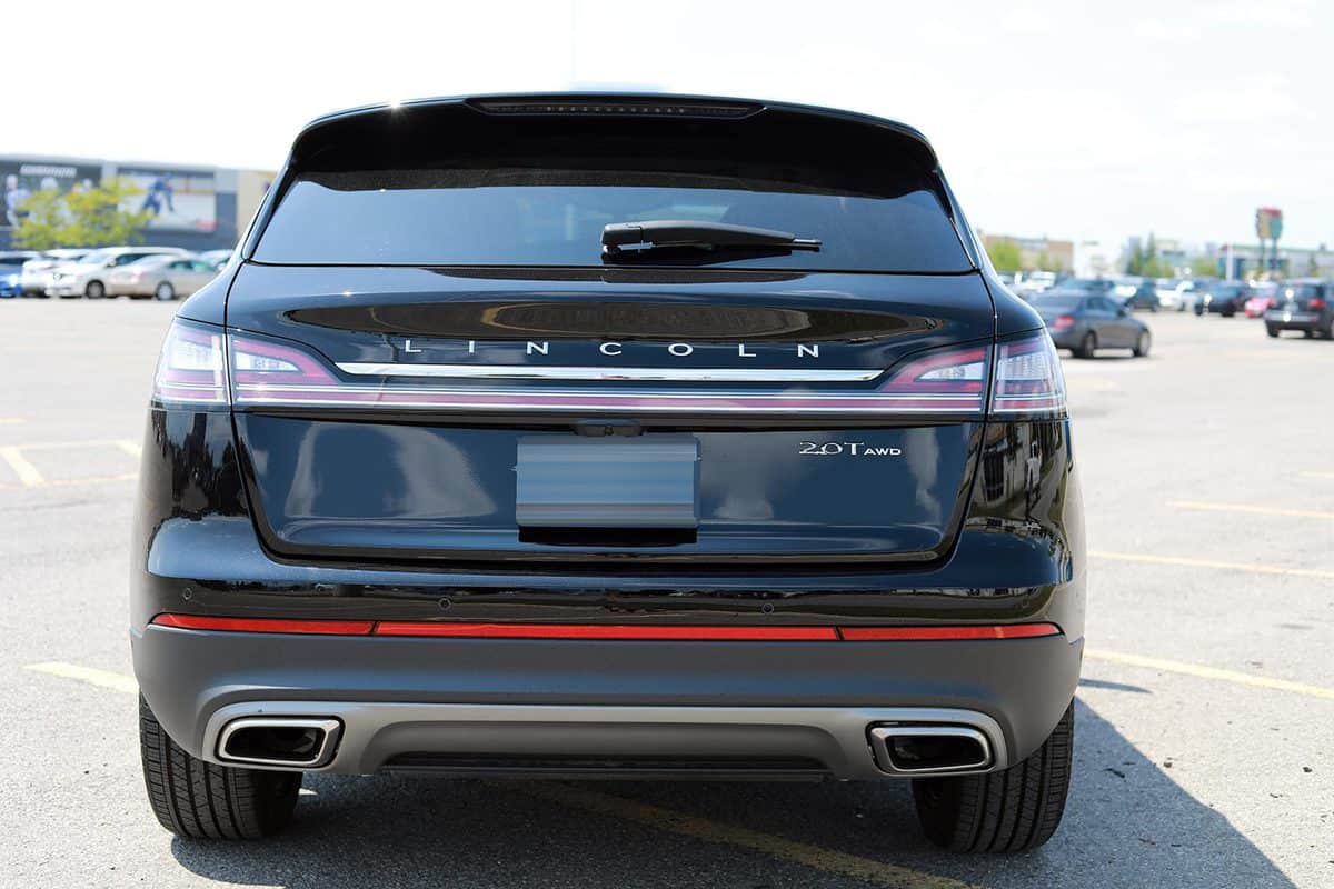 Rear view of a brand new shiny Lincoln Nautilus 2019 Reserve model