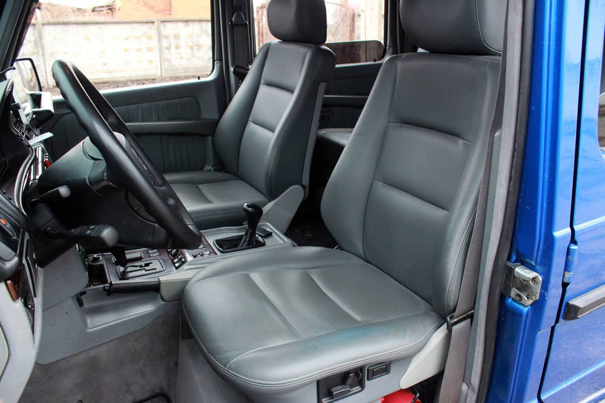 ercedes G Class driver and passenger seat. Mercedes G320 dashboard. Mercedes G Class interior. 