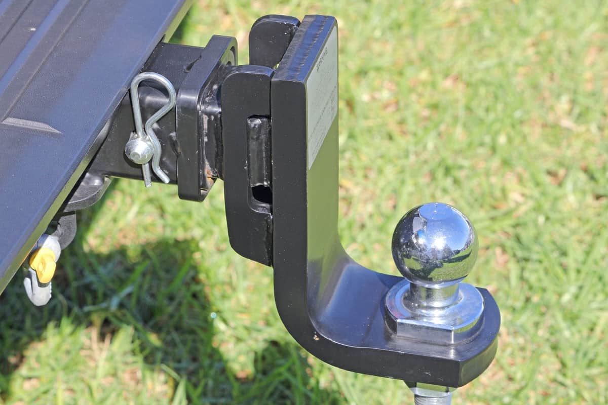 gooseneck ball and hitch of a truck