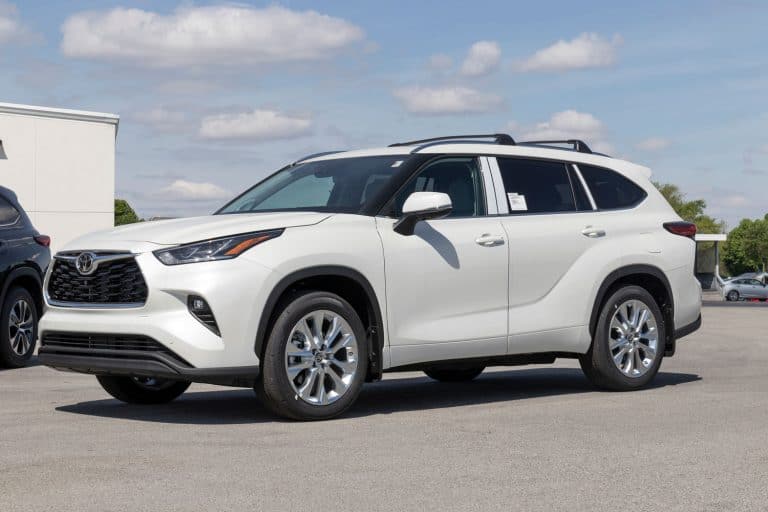 White Toyota Highlander Showcased, Toyota Highlander Alarm Keeps Going Off - How To Disable It