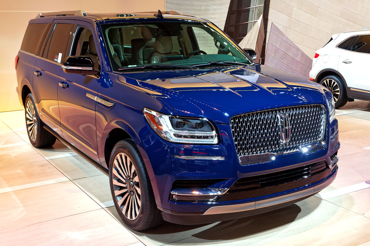 2018 Lincoln Navigator SUV has 3.5-litre, twin-turbo V6 engine with power upped to 450 horses and 10-speed automatic transmission