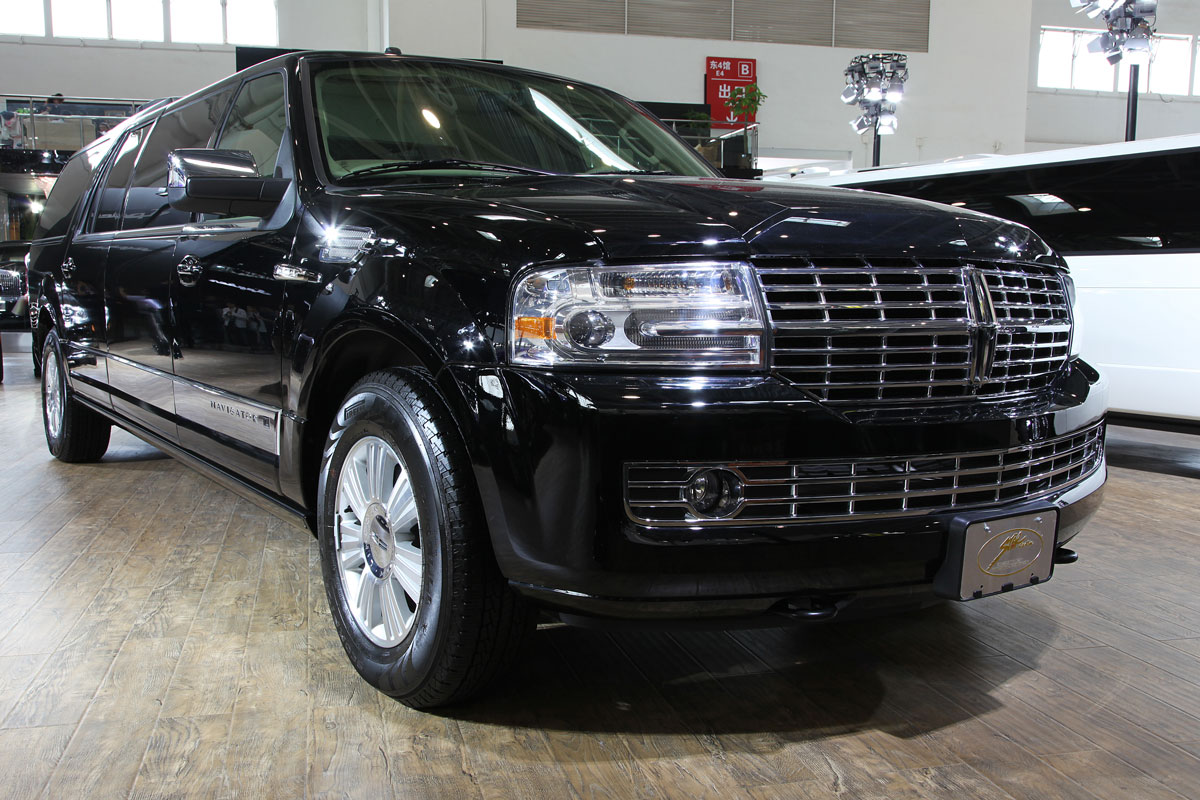 A Lincoln Navigator is on display at the 2010 Beijing International Automotive Exhibition