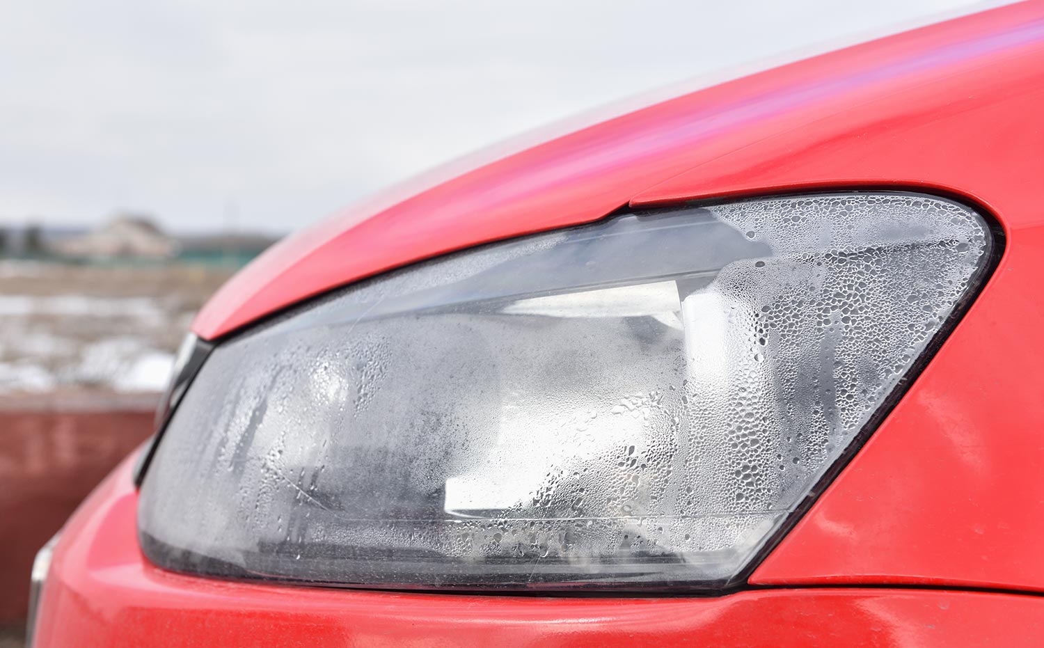 Foggy headlight with condensation