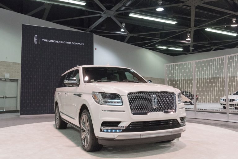 Lincoln Navigator on display at the Orange County International Auto Show, Can You Flat Tow A Lincoln Navigator?