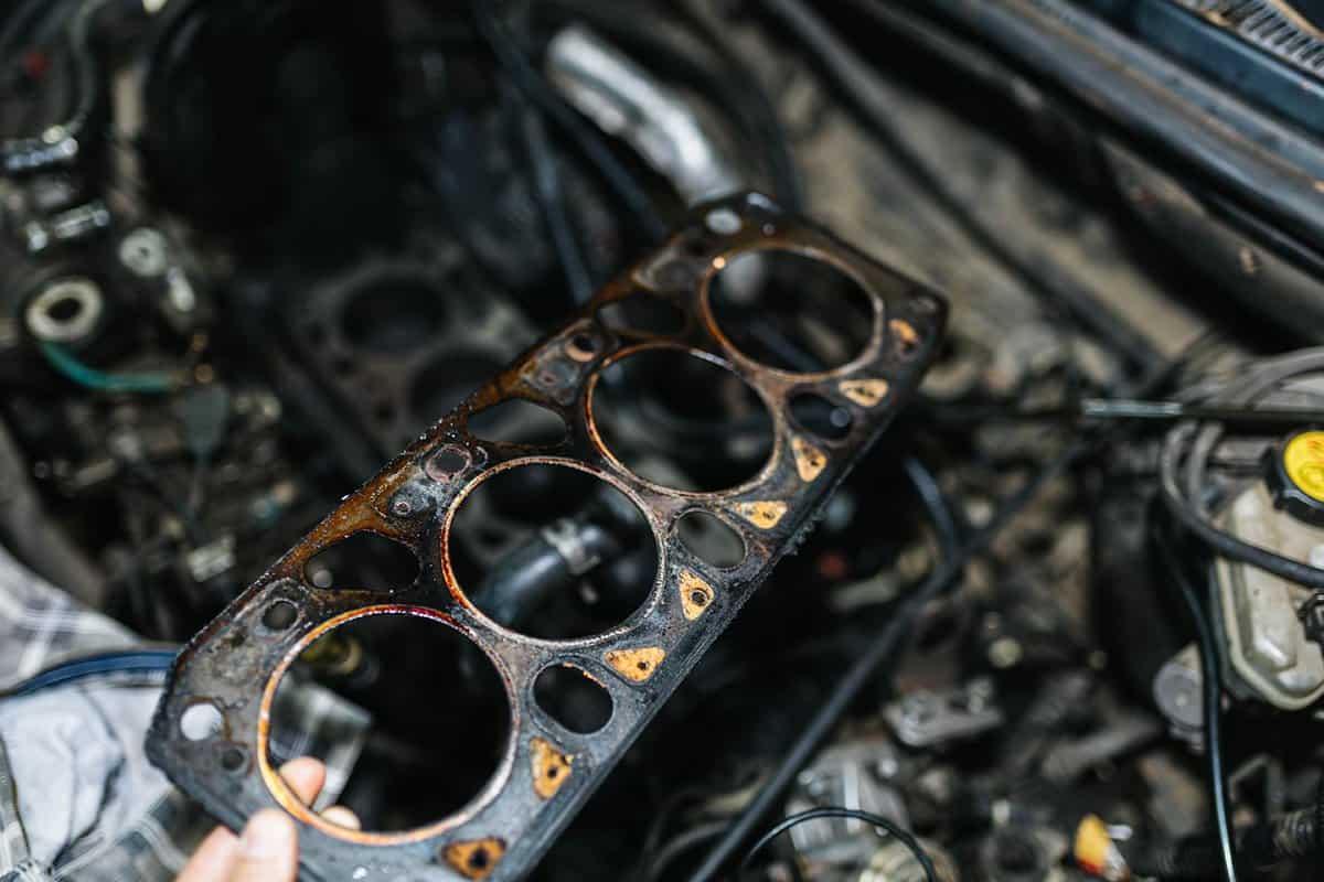 Replacement of the cylinder block and head gasket