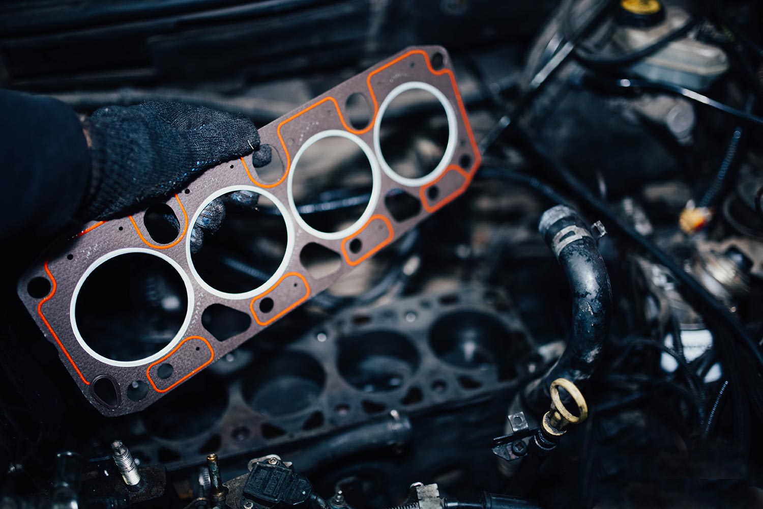 Replacement of the cylinder head gasket in the car engine